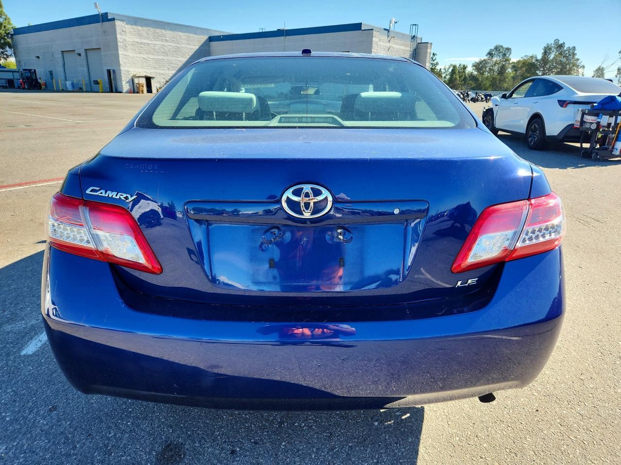 2011 Toyota Camry Le - Image 6