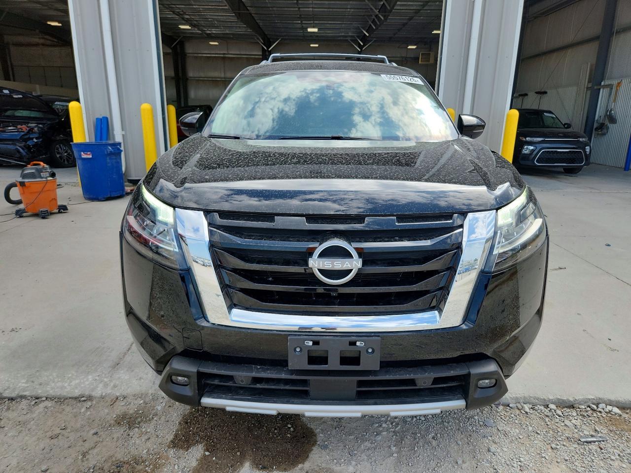 2023 Nissan Pathfinder Sl - Image 5