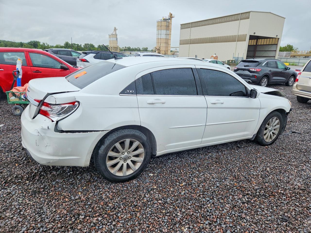 2012 Chrysler 200 Touring - Фото 3