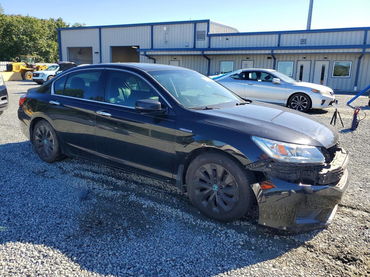 2015 Honda Accord Touring Hybrid - Image 4
