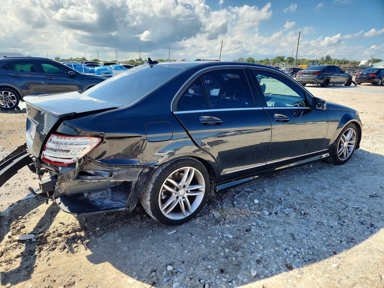 2013 Mercedes-Benz C 250 - Фото 3