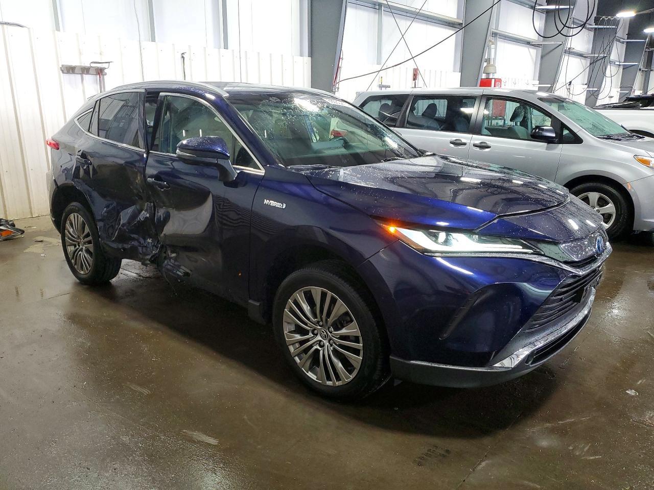 2021 Toyota Venza Limited - Image 4