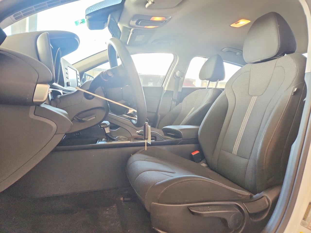 2021 Hyundai Elantra Se - Фото 7