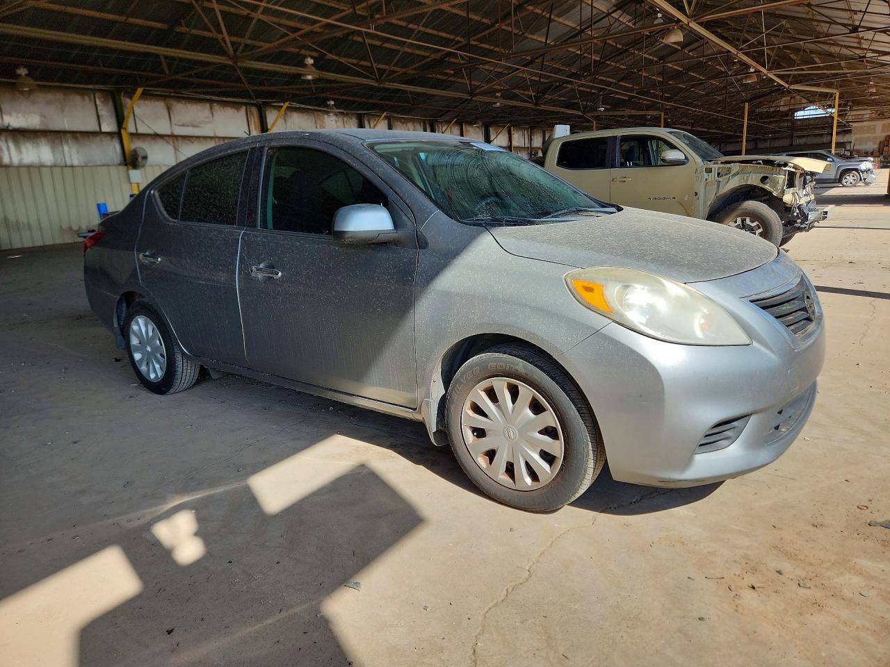 2013 Nissan Versa 1.6 S - Фото 4