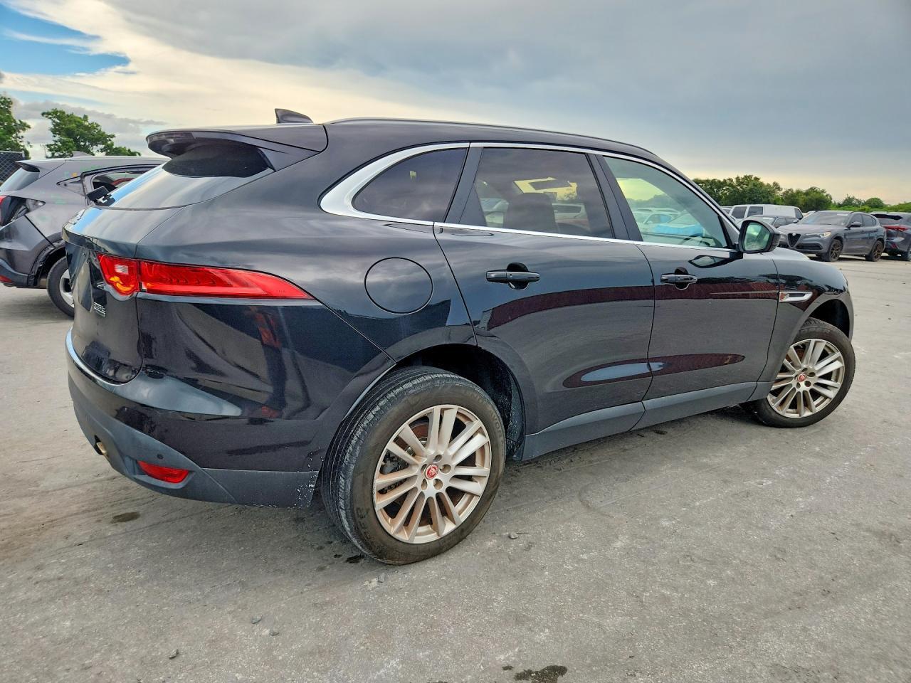 2019 Jaguar F-Pace Premium - Фото 3