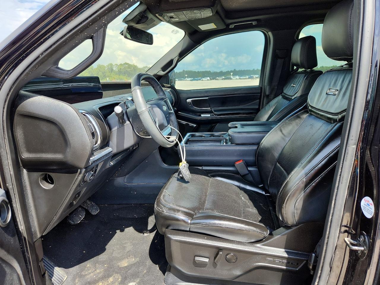 2025 Ford Expedition Platinum - Image 7