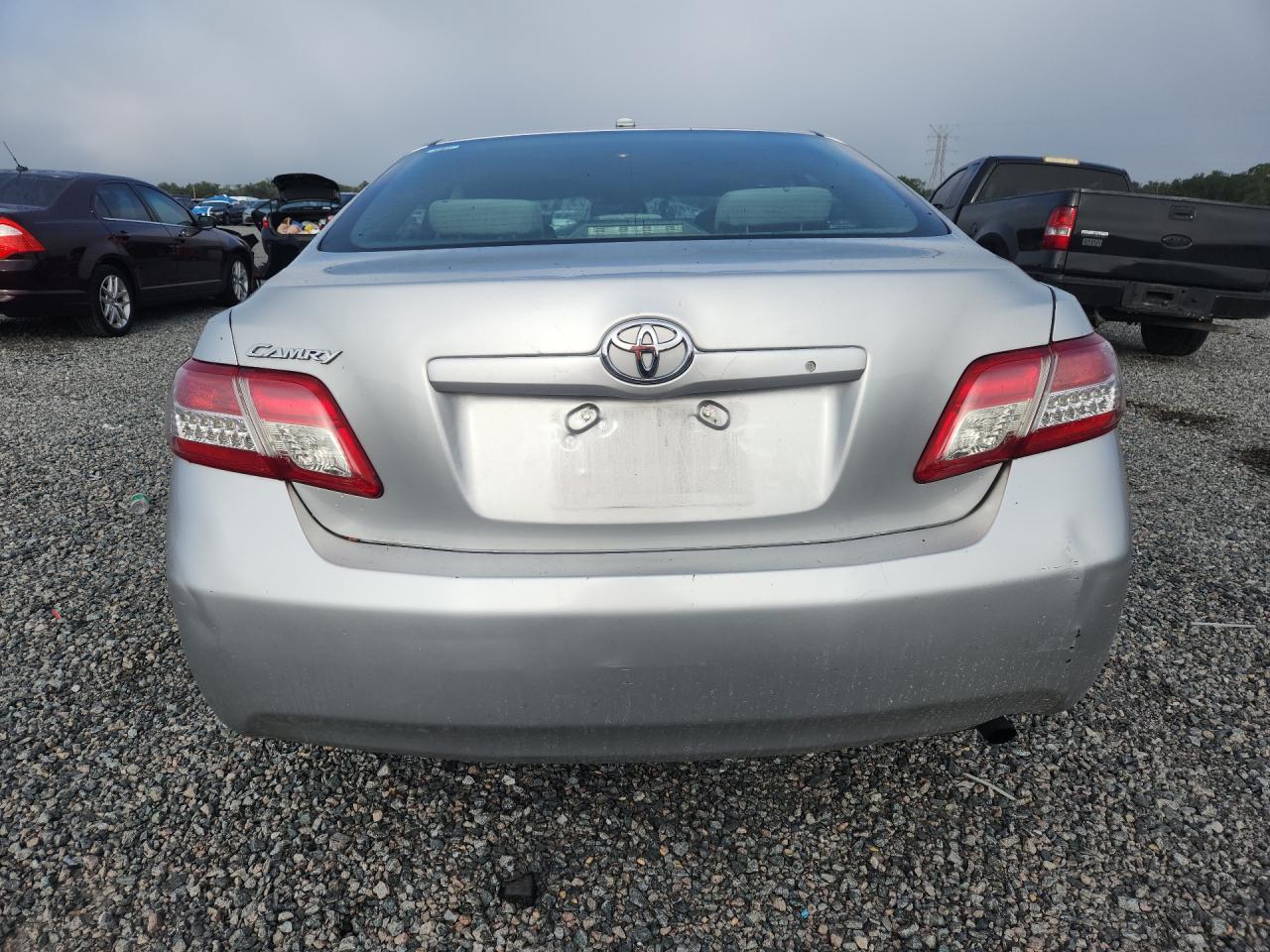 2010 Toyota Camry Base - Фото 6