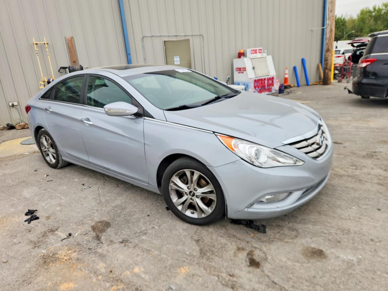 2011 Hyundai Sonata Limited - Image 4