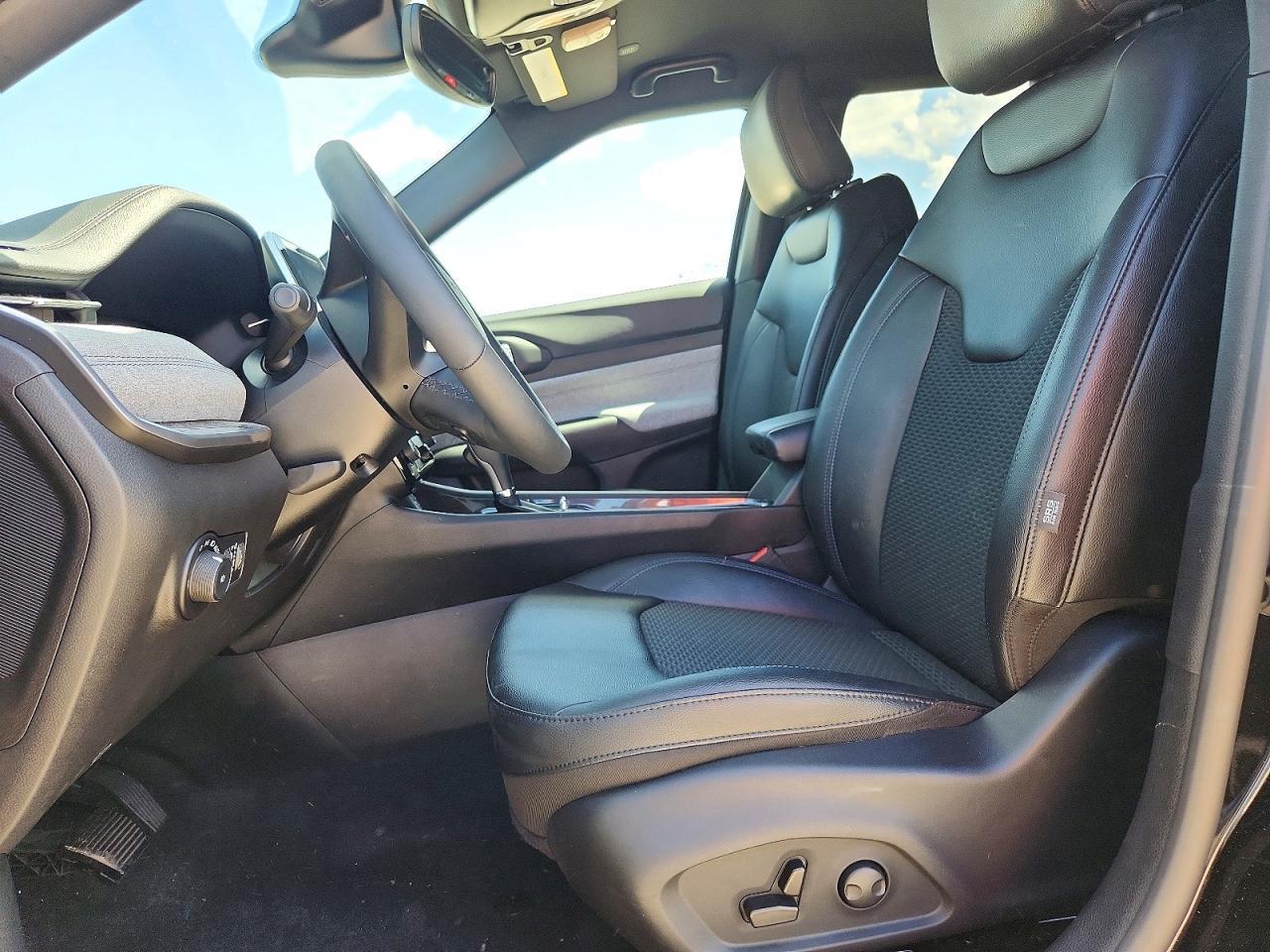 2025 Jeep Compass Latitude - Image 7