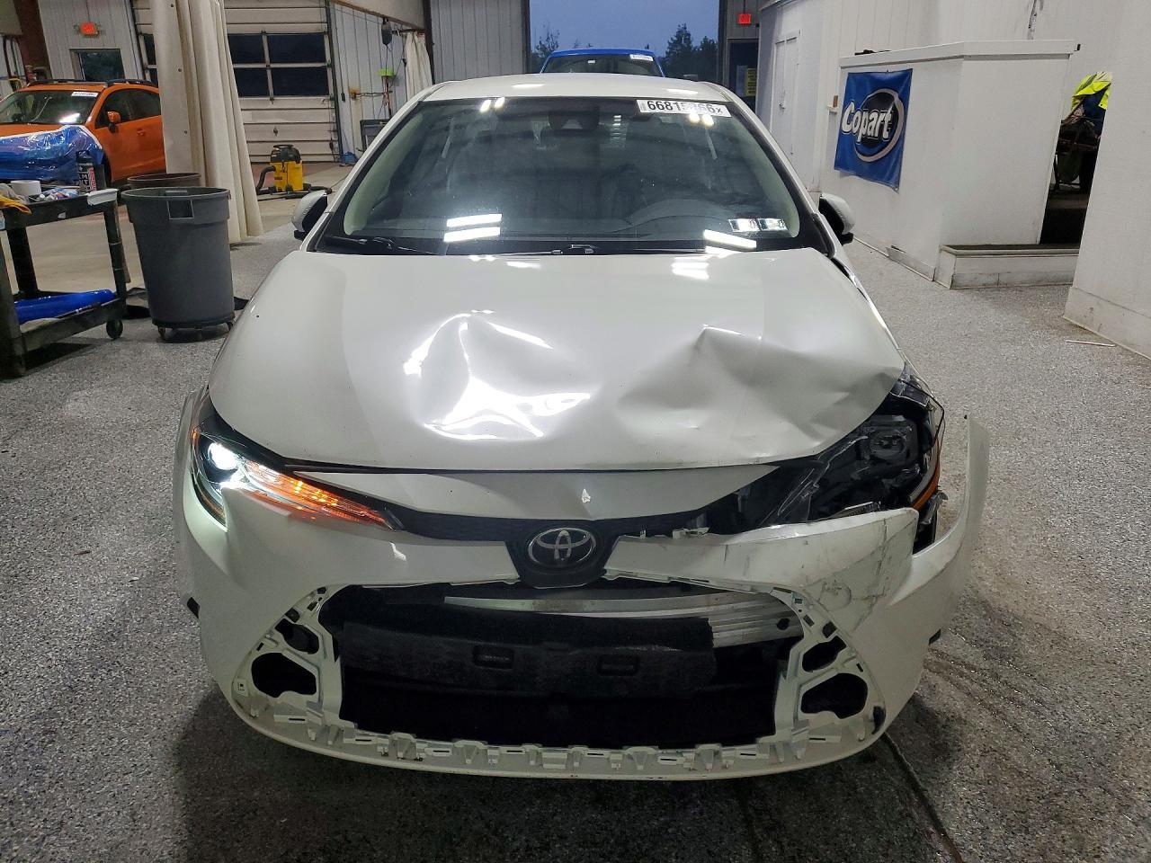 2020 Toyota Corolla Le - Image 5