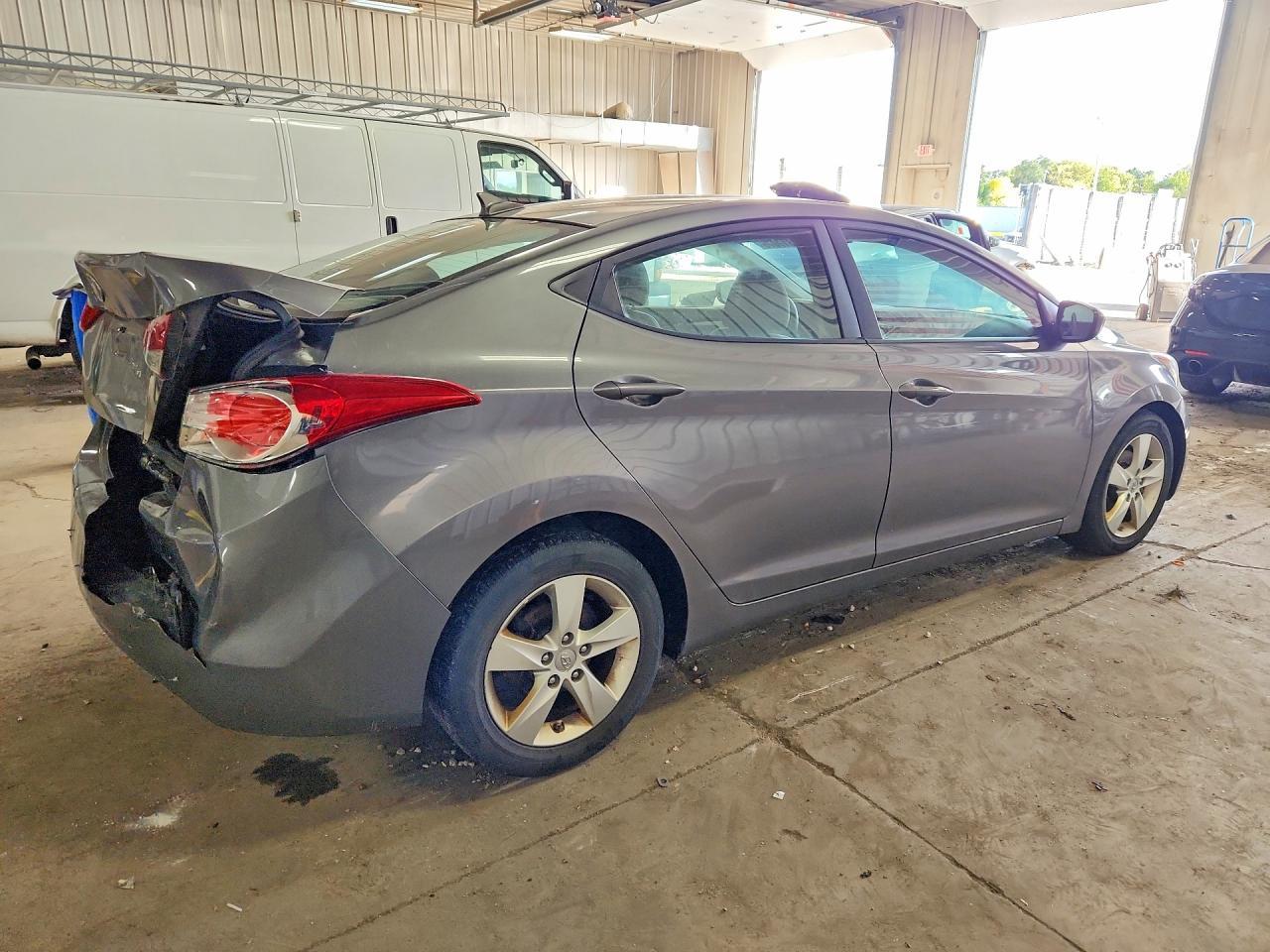 2013 Hyundai Elantra Gls - Фото 3