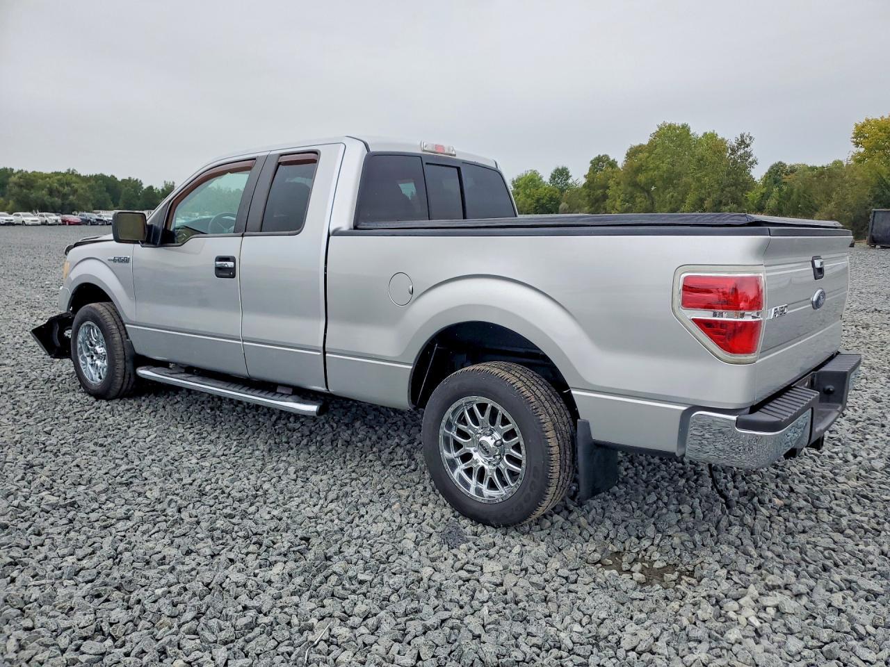2010 Ford F150 Super Cab - Фото 2