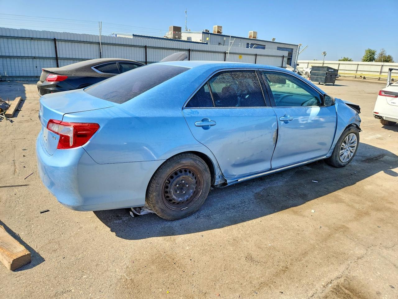 2013 Toyota Camry Le - Фото 3