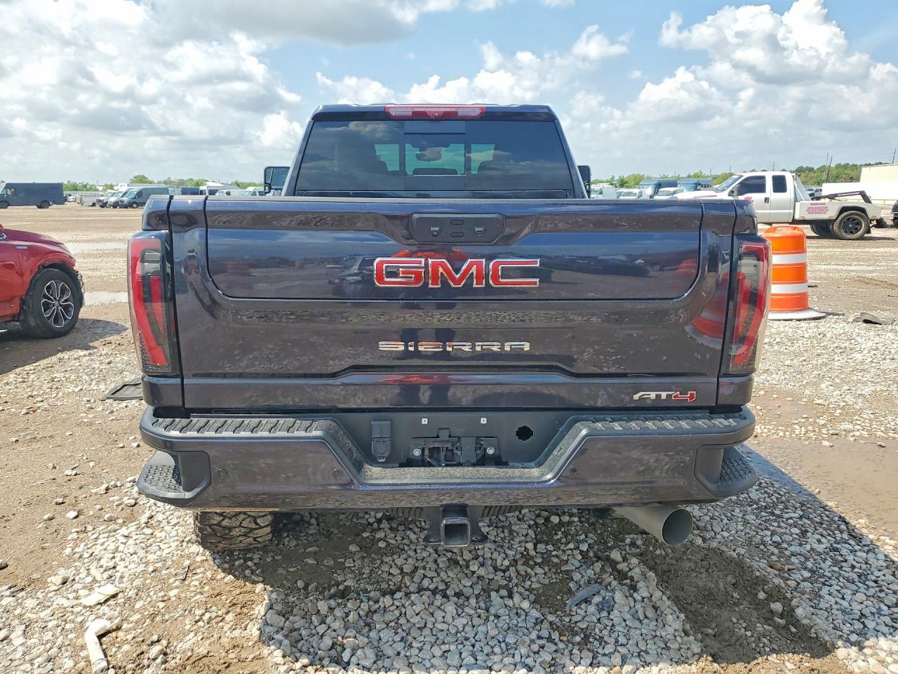 2026 GMC Sierra K2500 At4 - Фото 6