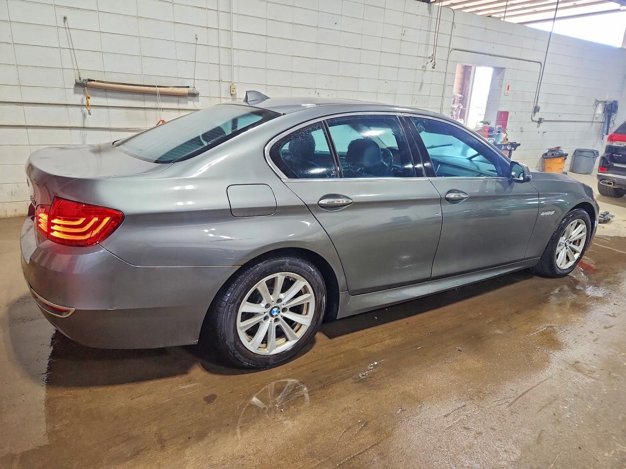 2015 BMW 528 Xi - Image 3