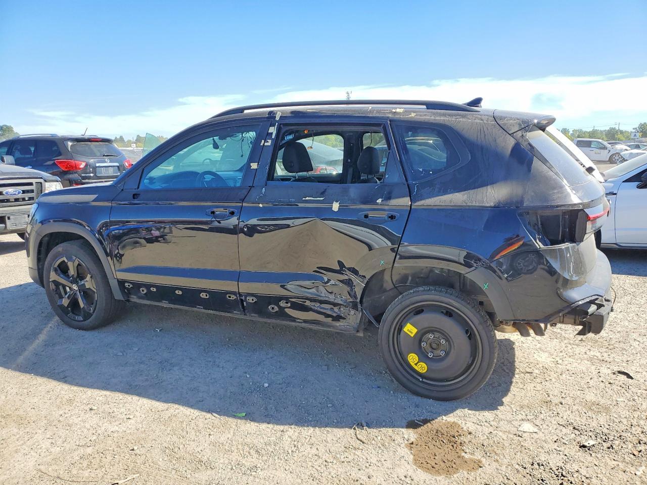 2025 Volkswagen Taos Se Black - Фото 2