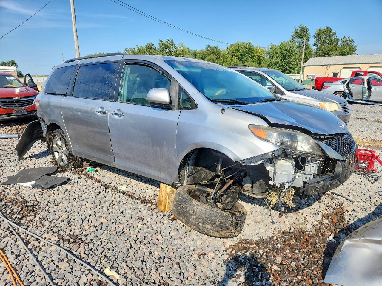 2014 Toyota Sienna Sport - Фото 4