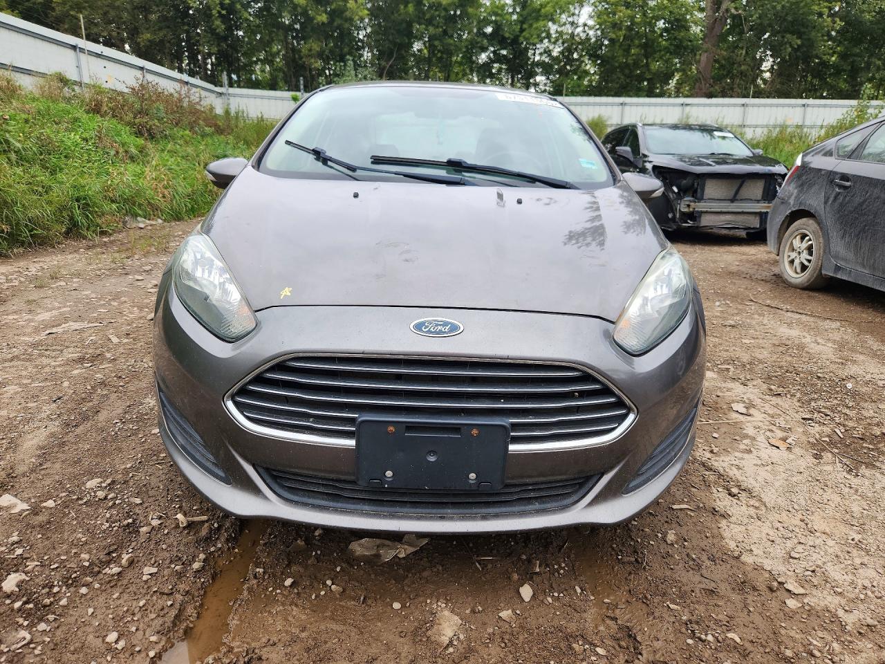 2014 Ford Fiesta Se - Image 5