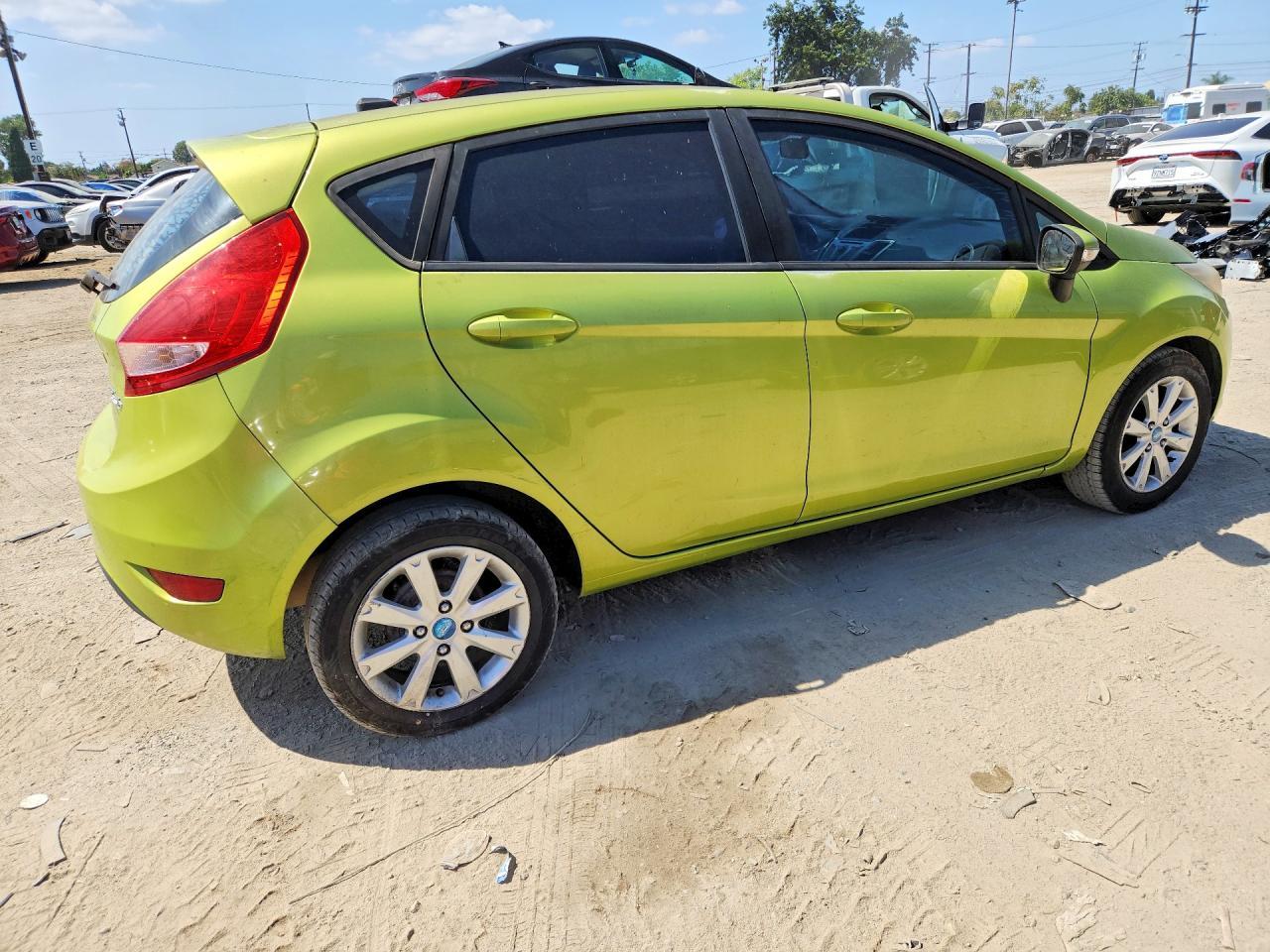 2013 Ford Fiesta Se - Image 3