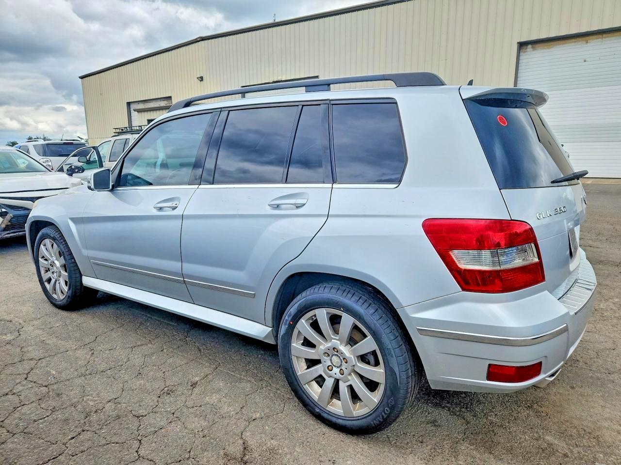 2010 Mercedes-Benz Glk 350 4Matic - Image 2