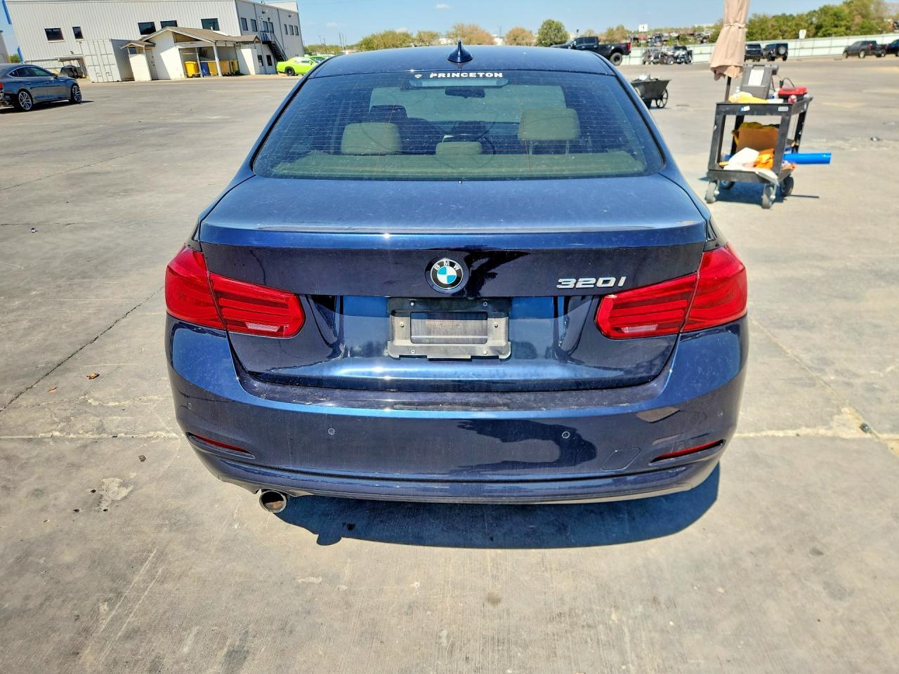 2016 BMW 320 I - Фото 6