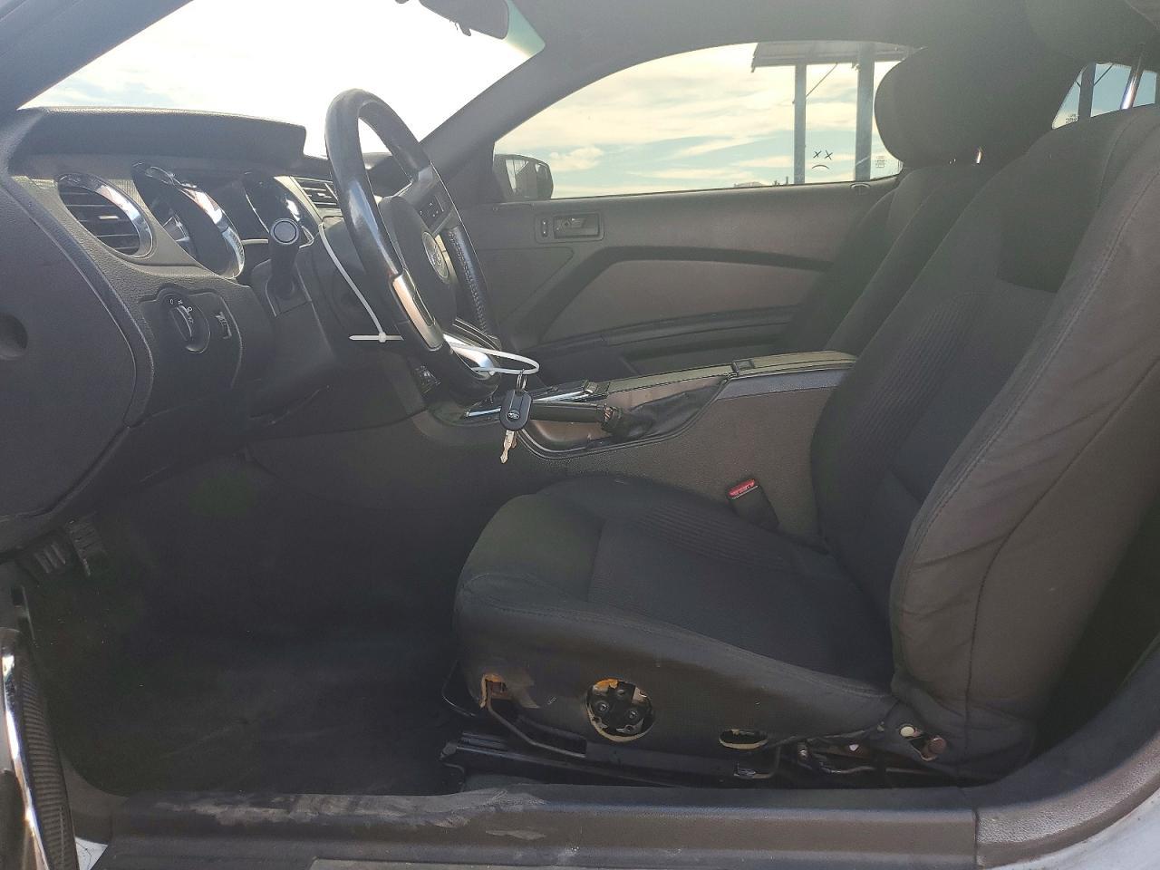 2014 Ford Mustang - Image 7