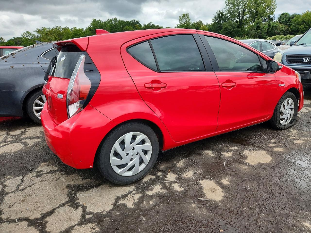2015 Toyota Prius C Two - Фото 3