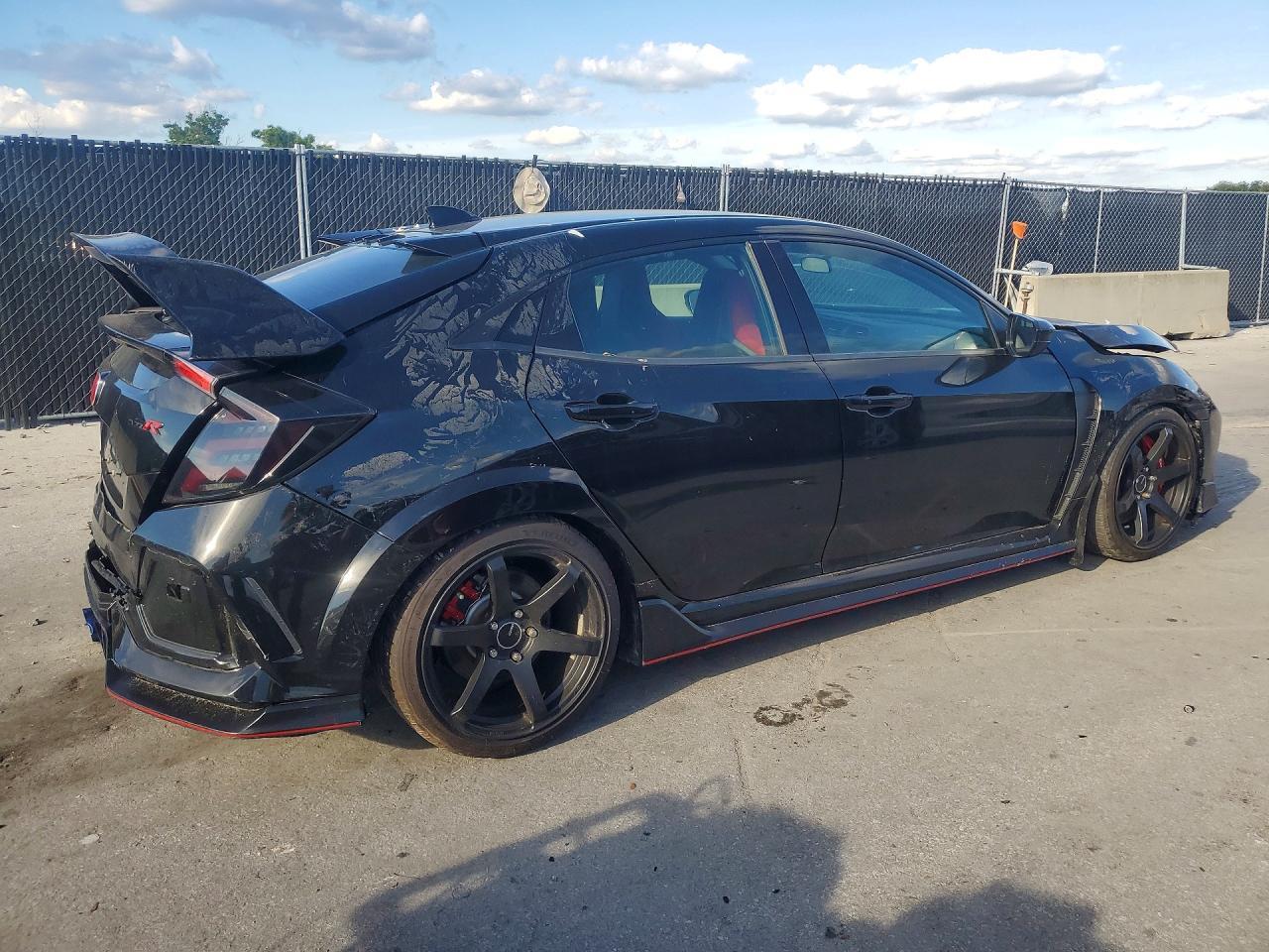 2019 Honda Civic Type-R Touring - Image 3