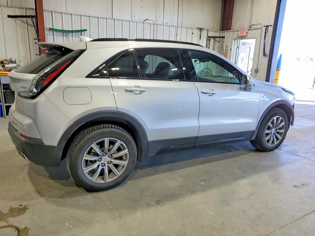 2020 Cadillac Xt4 Sport - Image 3