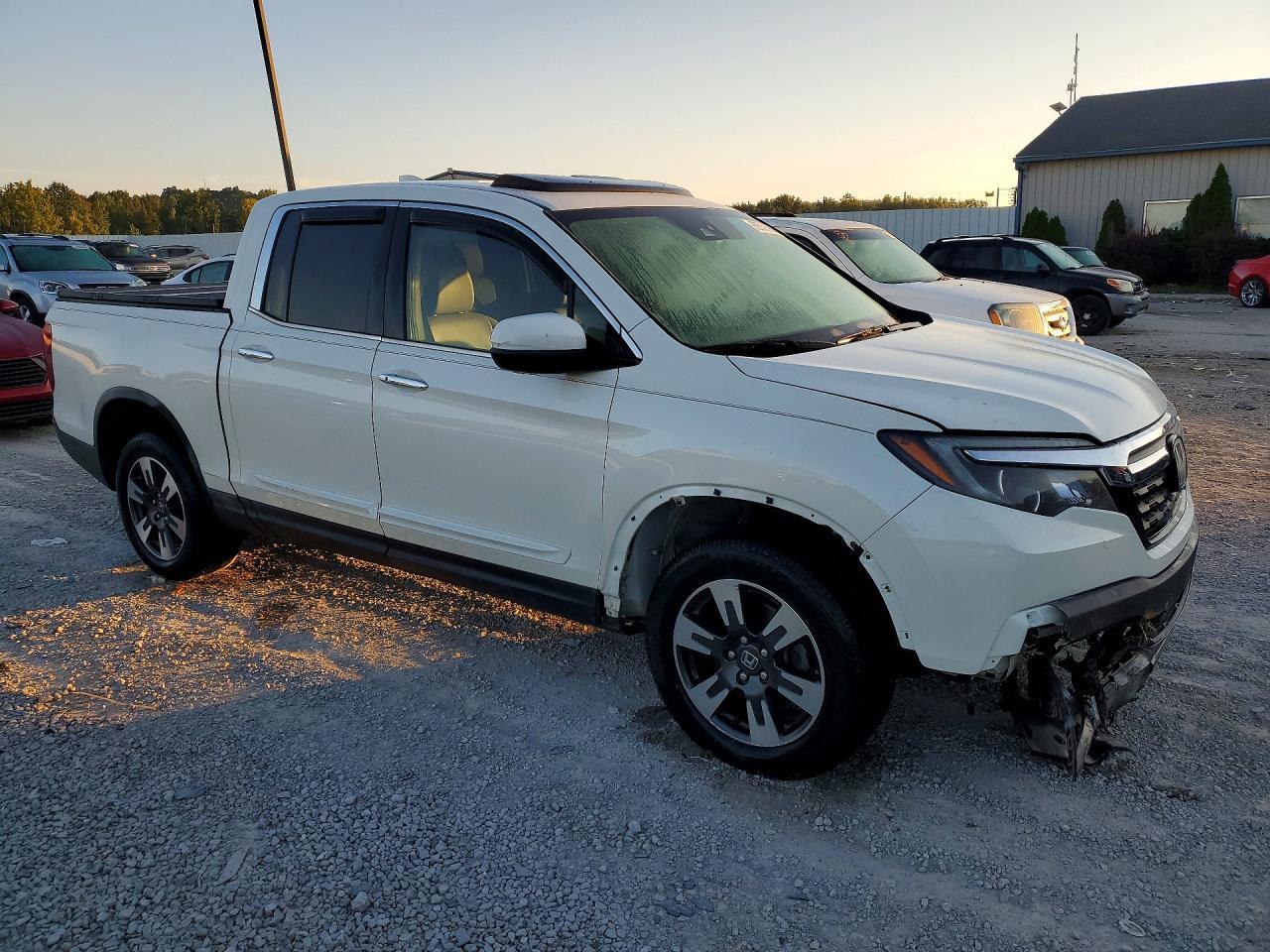 2017 Honda Ridgeline Rtl - Image 4