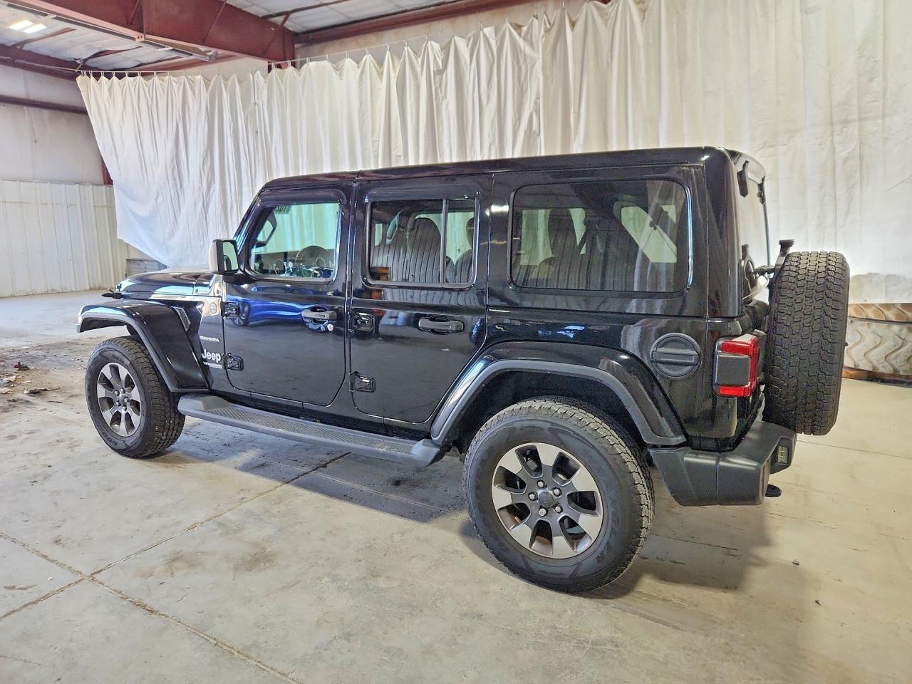 2019 Jeep Wrangler Unlimited Sahara - Image 2