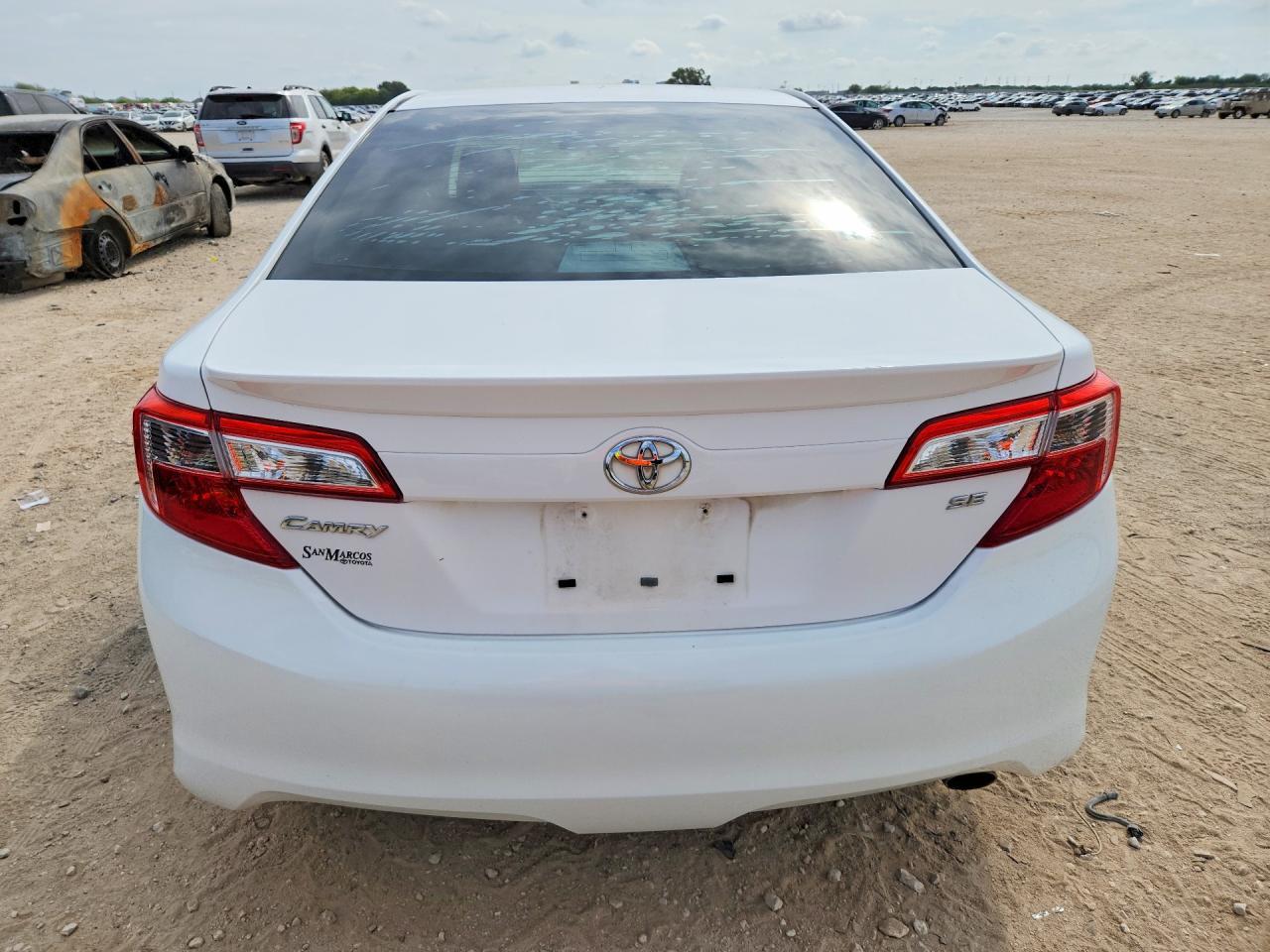 2014 Toyota Camry Se - Image 6