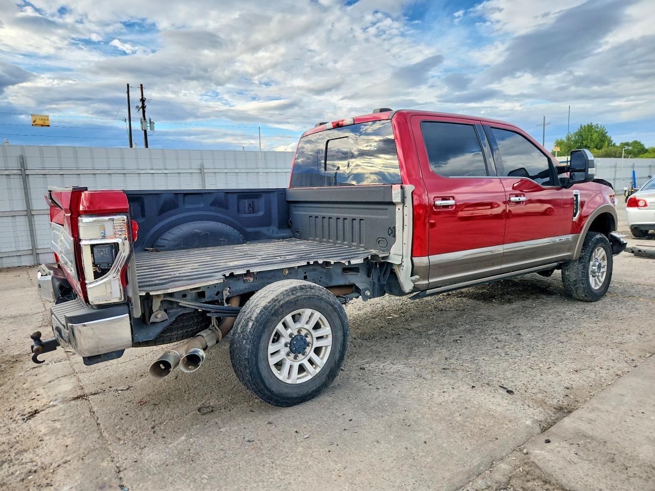 2022 Ford F250 Super Duty - Image 3