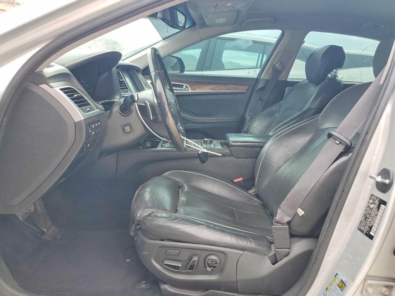 2015 Hyundai Genesis 3.8L - Image 7
