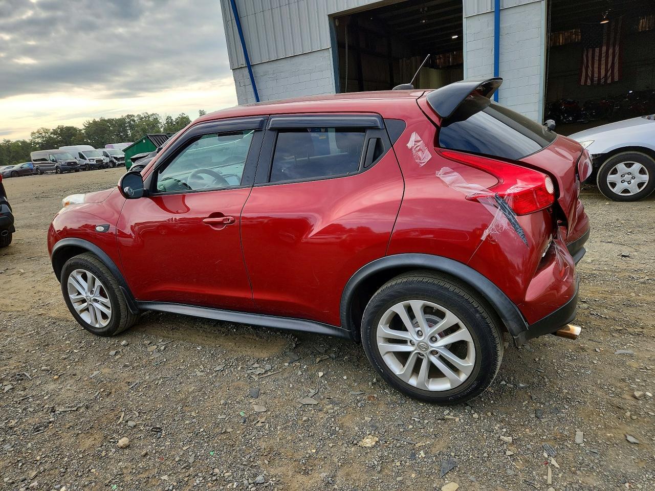 2011 Nissan Juke S - Фото 2