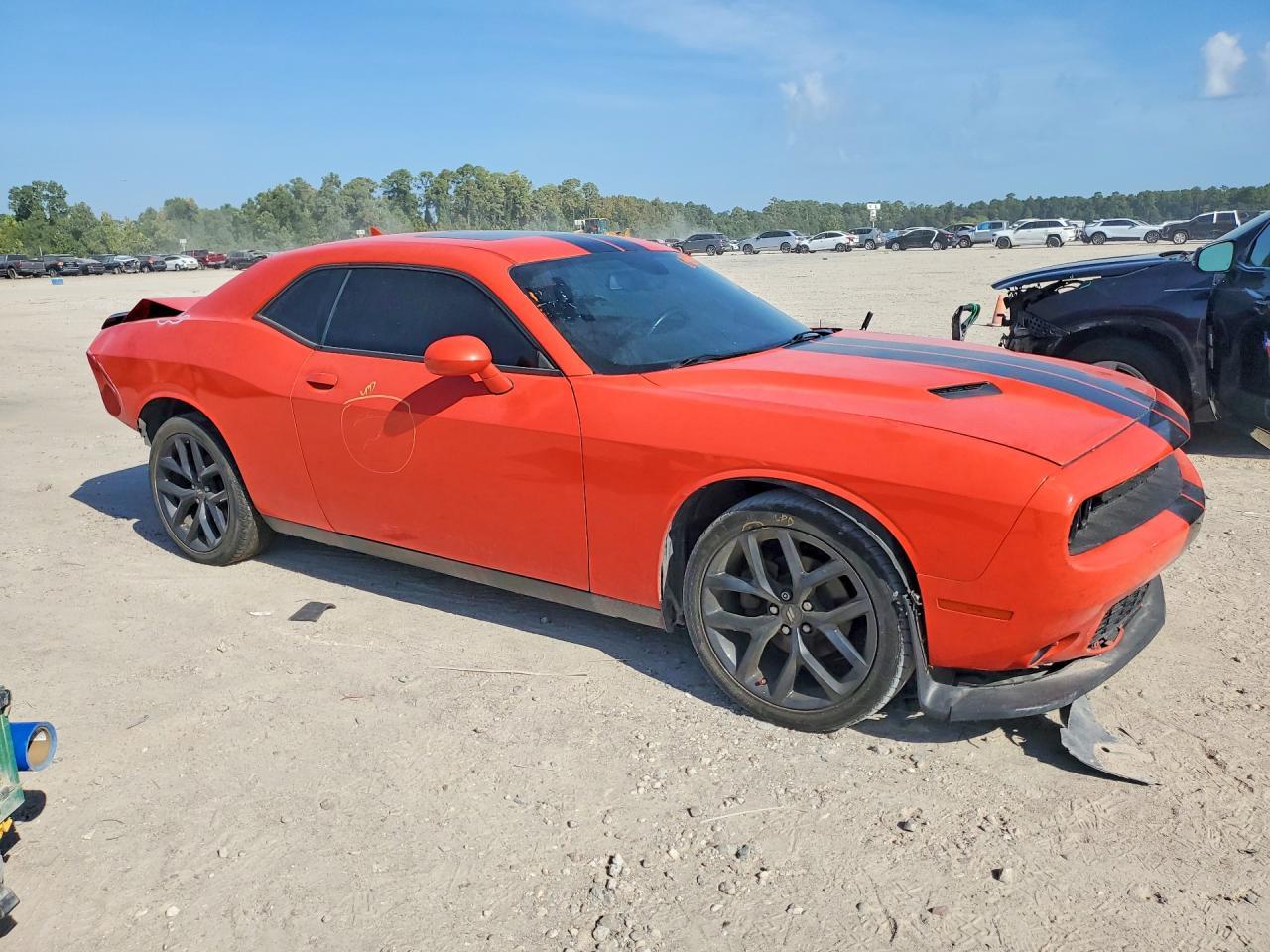 2022 Dodge Challenger Sxt - Image 4