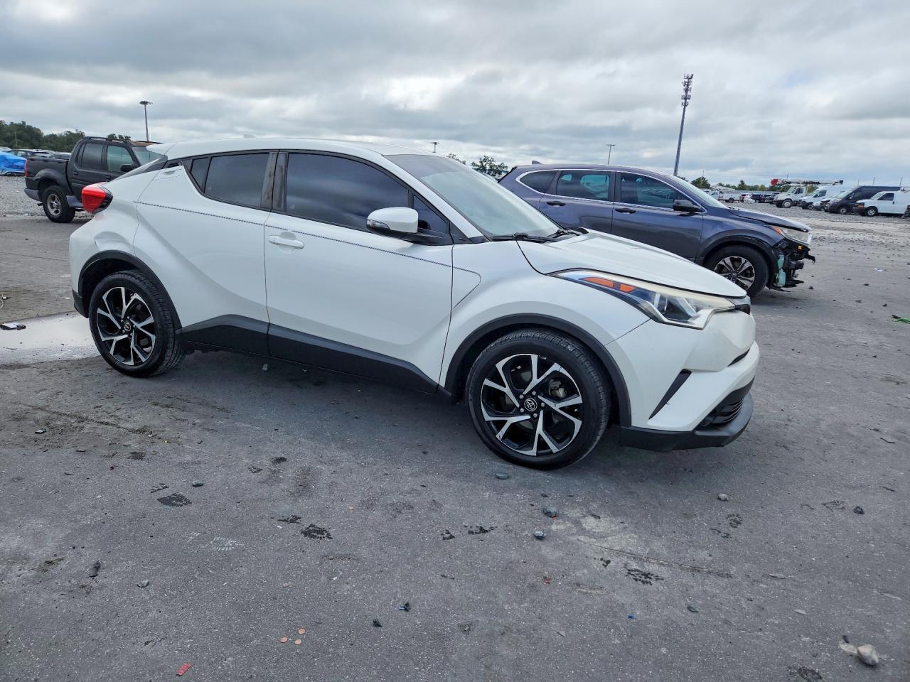 2018 Toyota C-Hr Xle - Image 4