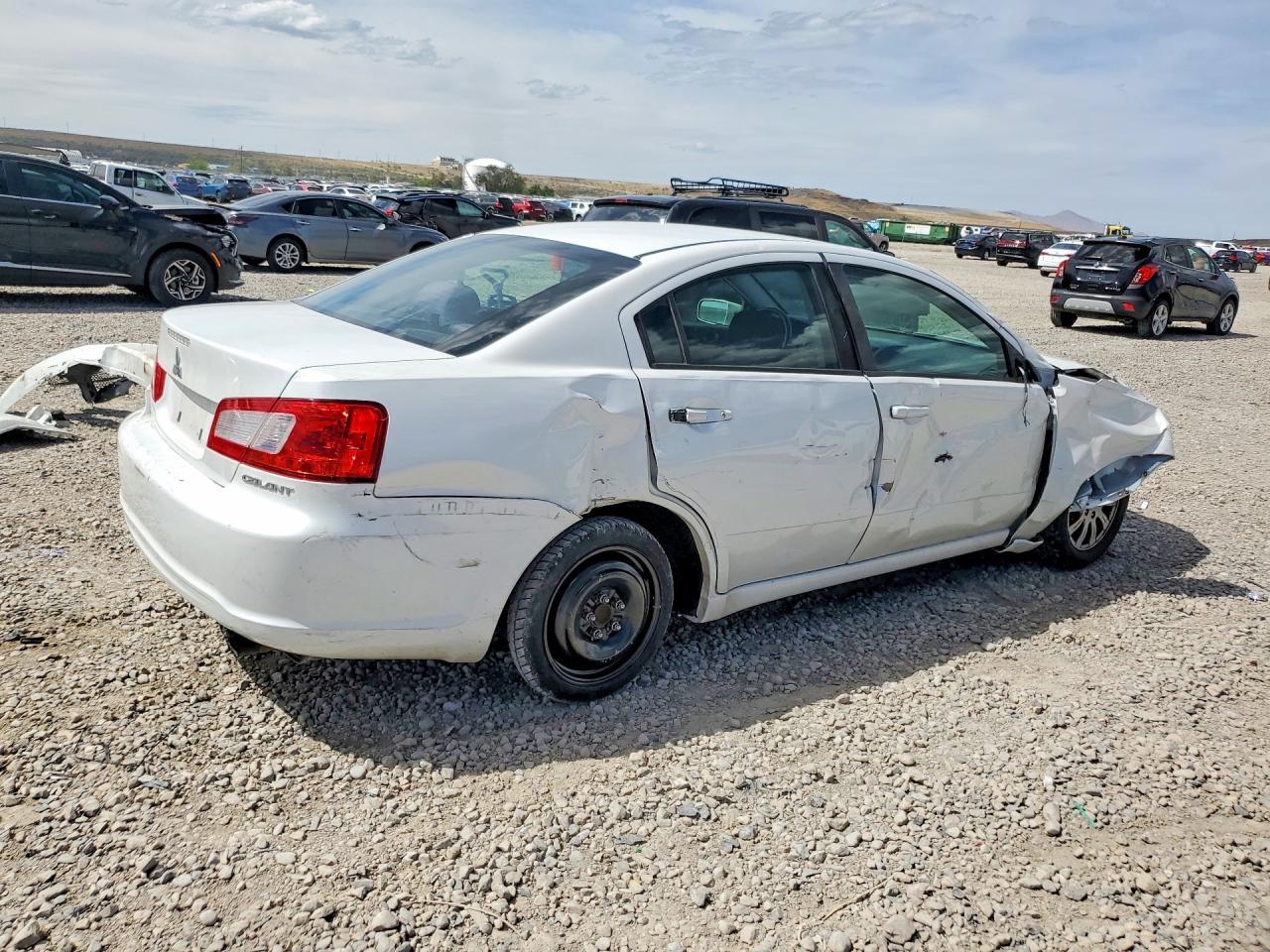 2012 Mitsubishi Galant Fe - Image 3