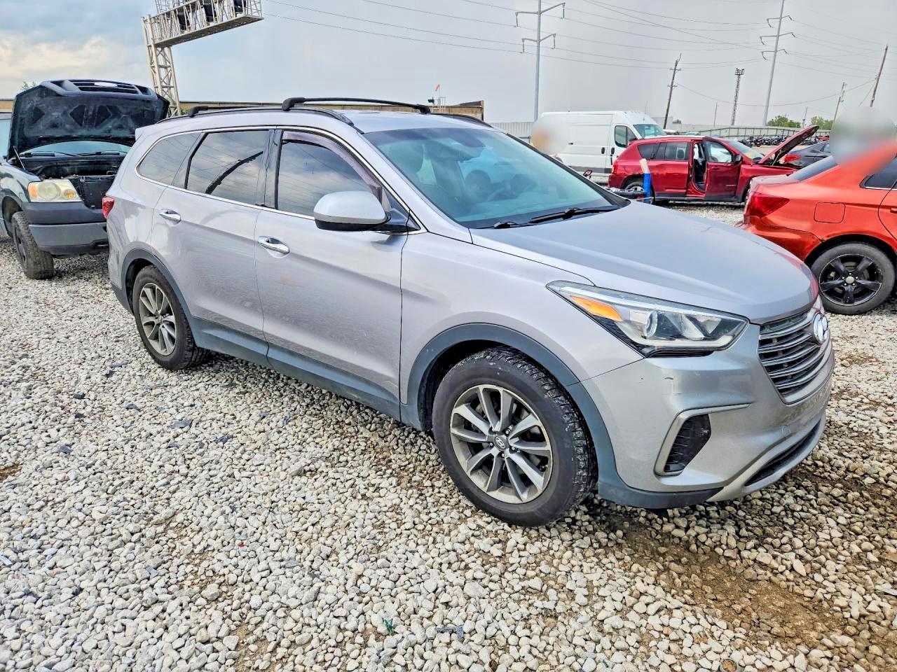 2017 Hyundai Santa Fe Se - Фото 4