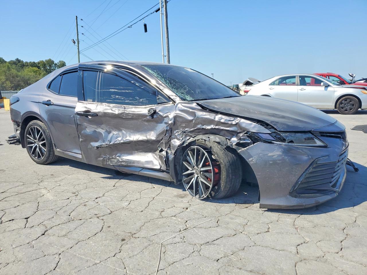 2022 Toyota Camry Le - Фото 4