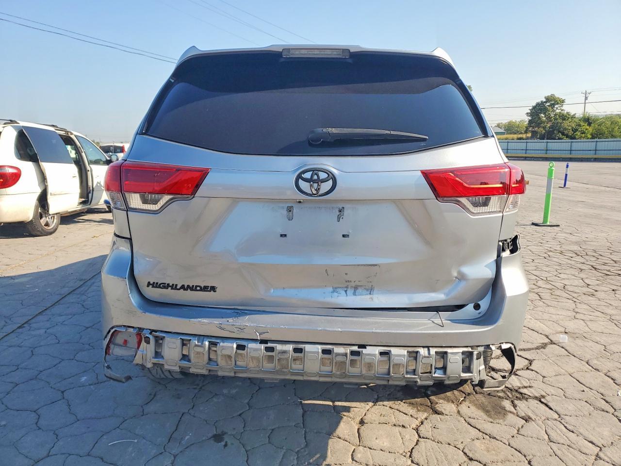 2019 Toyota Highlander Le - Фото 6