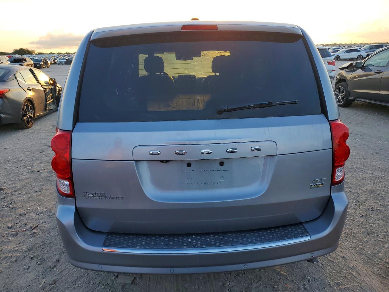2019 Dodge Grand Caravan Gt - Фото 6