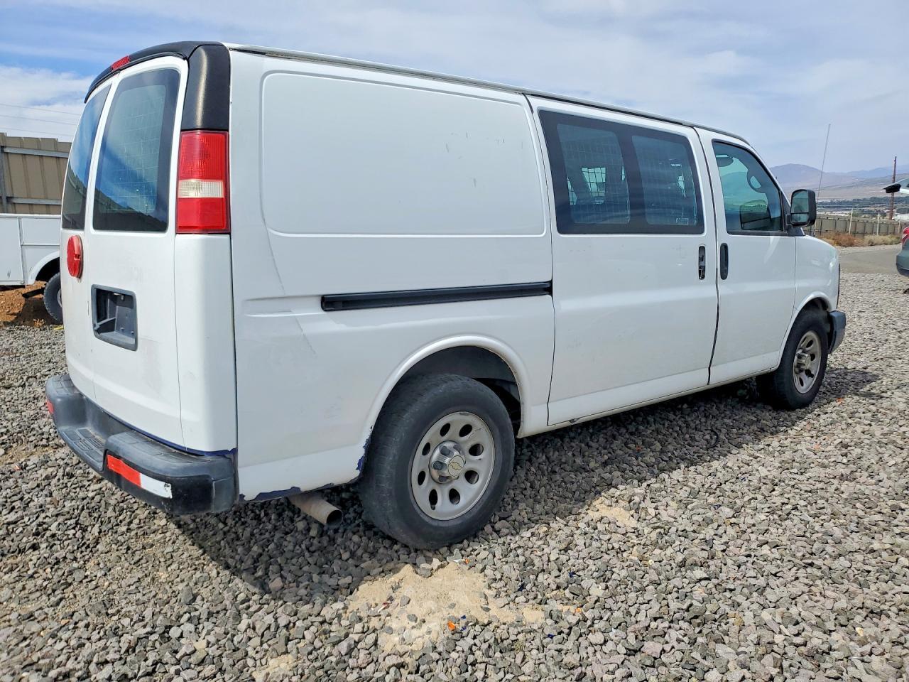 2014 Chevrolet Express G1500 - Фото 3