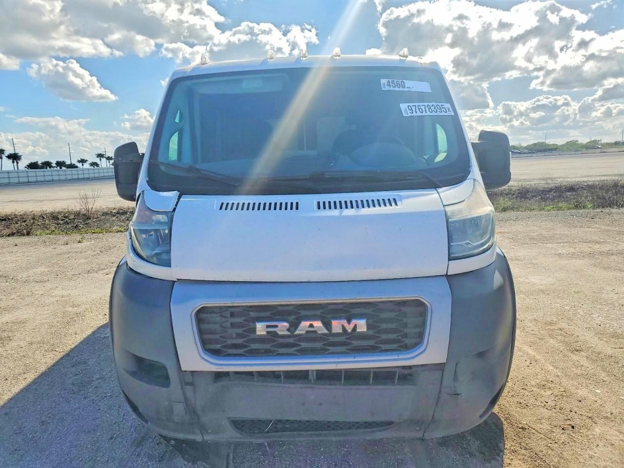 2019 Ram Promaster 1500 Delivery Van - Фото 5