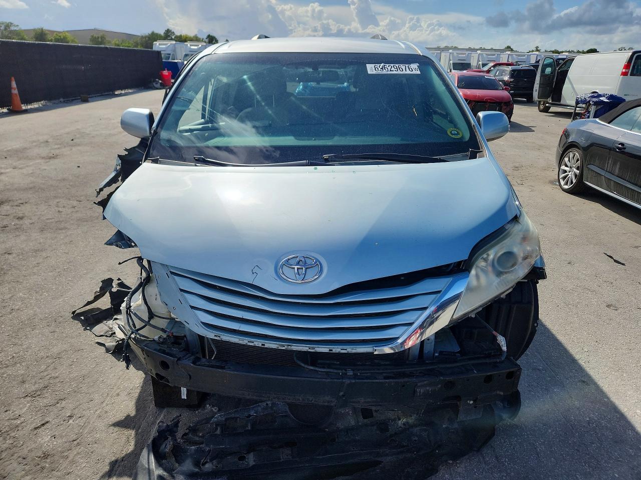 2016 Toyota Sienna Le - Фото 5