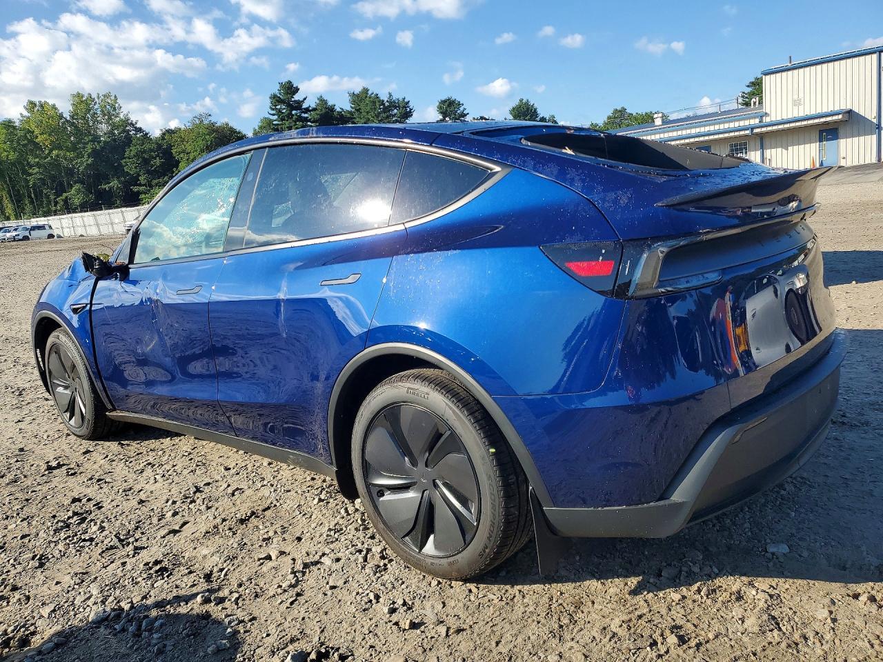 2026 Tesla Model Y - Image 2