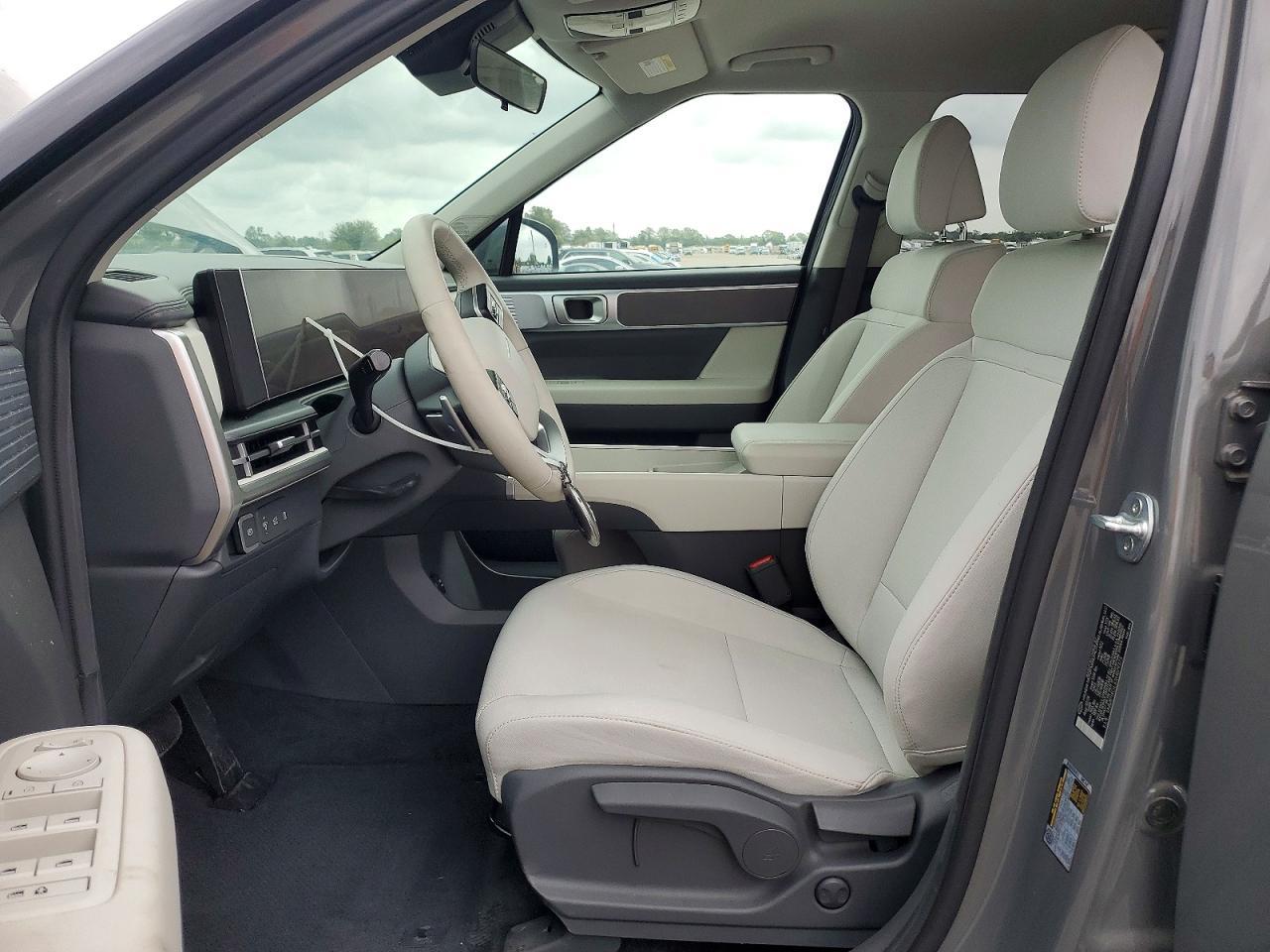 2025 Hyundai Santa Fe Se - Image 7