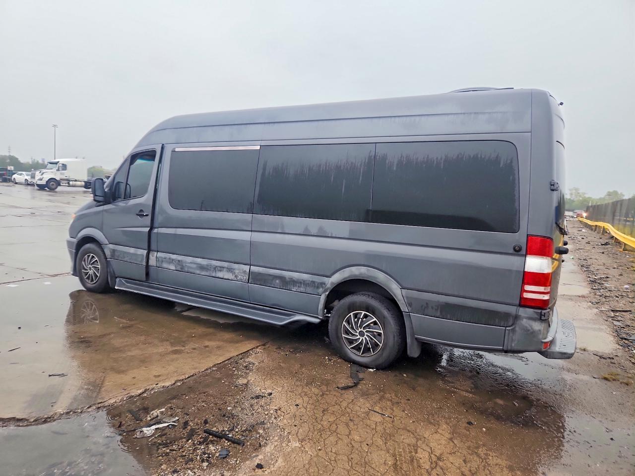 2009 Mercedes-Benz Sprinter 2500 - Image 2