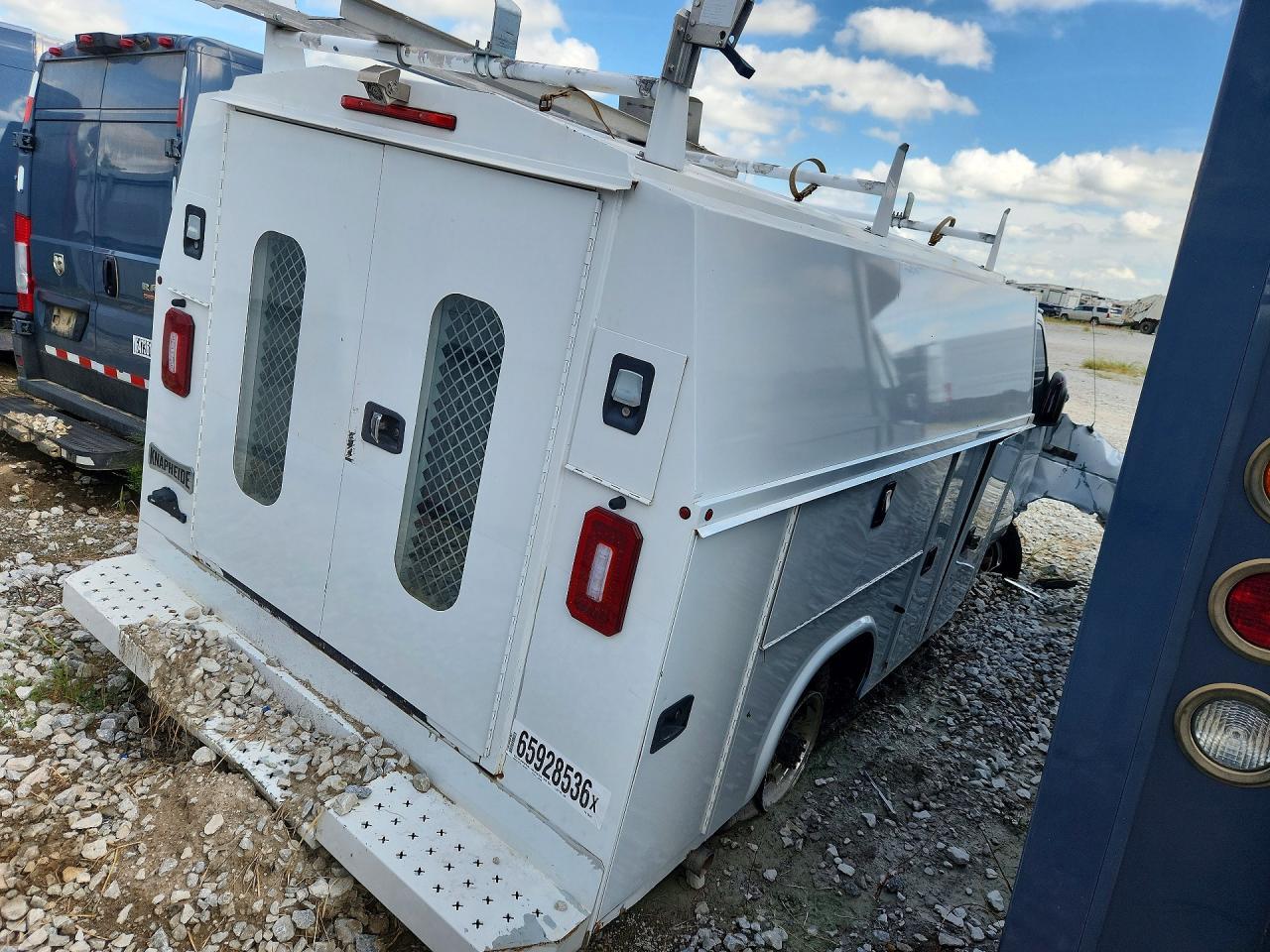 2018 Ford Econoline E350 Super Duty Cutaway Van - Фото 3