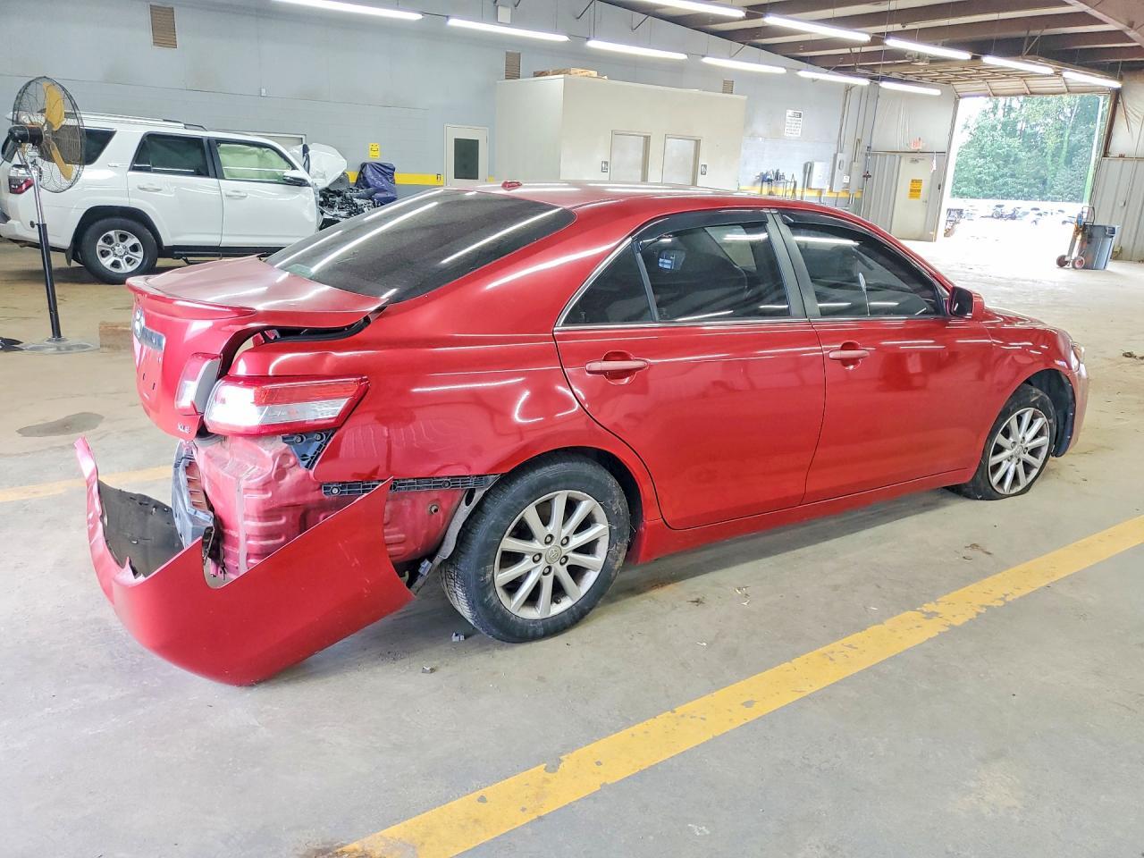 2011 Toyota Camry Xle - Image 3
